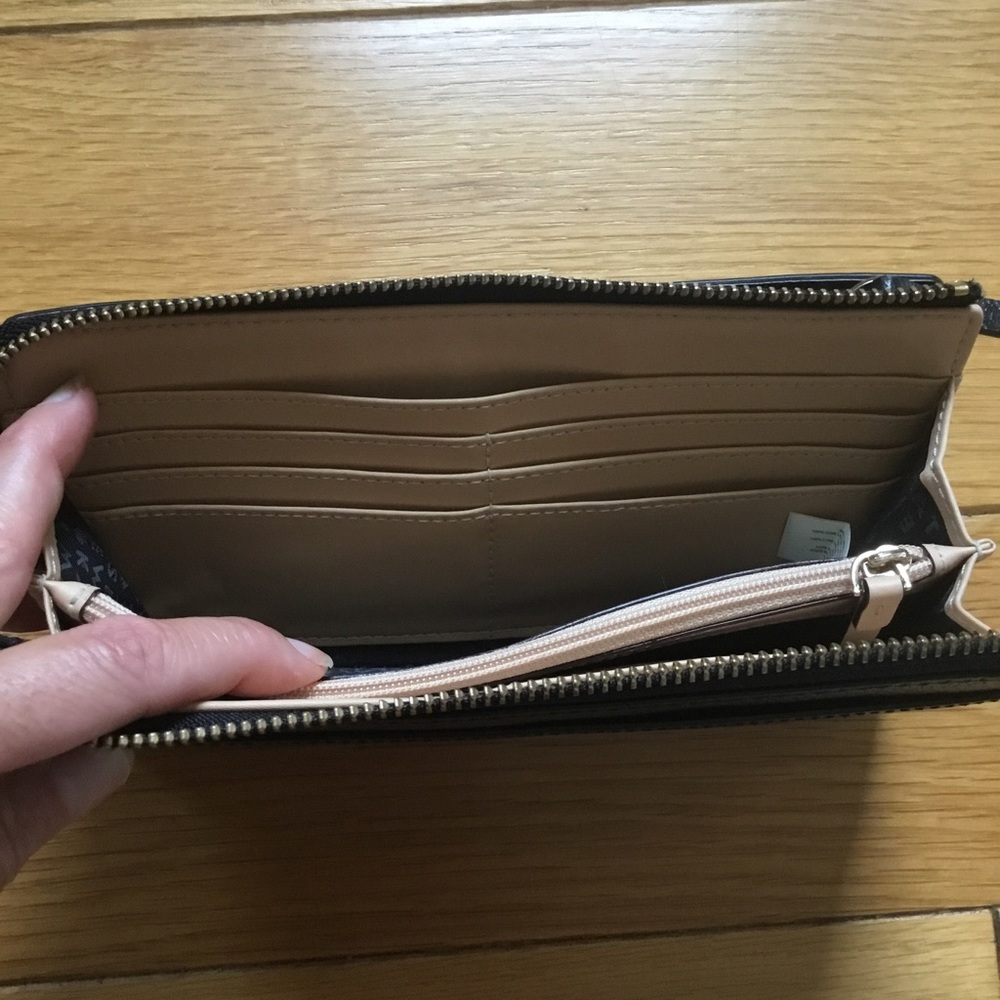 Kate Spade Black Leather Grand Street Layton Wallet Wristlet - Picture 13 of 14